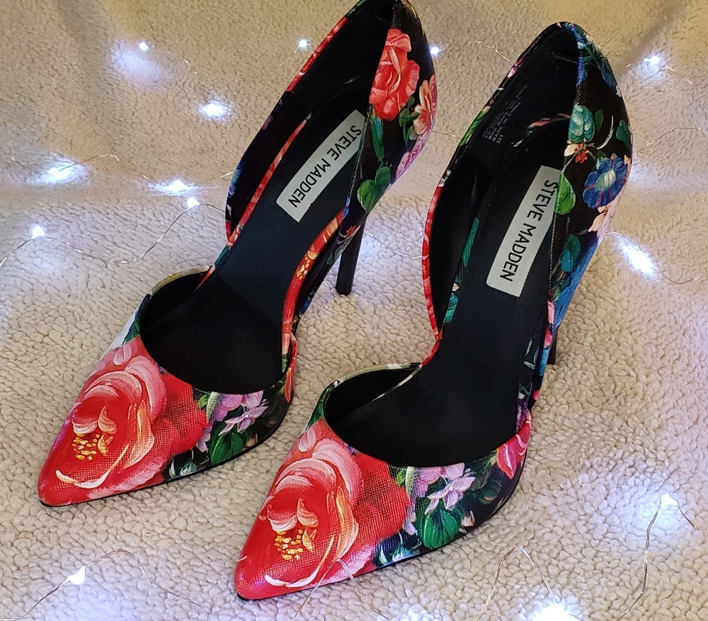 Steve Madden Varcityy Floral Pumps
